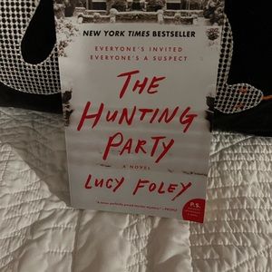The Hunting Party by Lucy Foley, Paperback